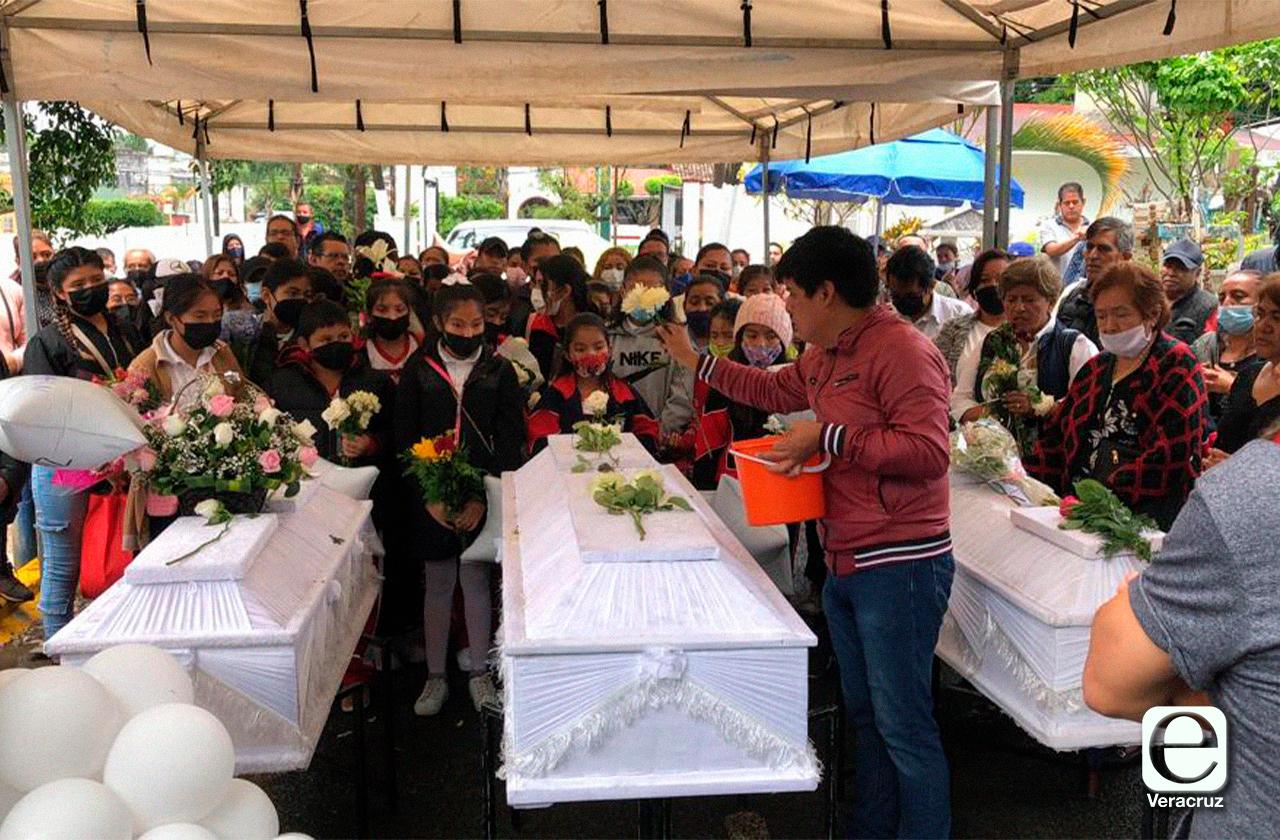 Dan último adiós a hermanitas Vázquez Sandoval  en Córdoba 