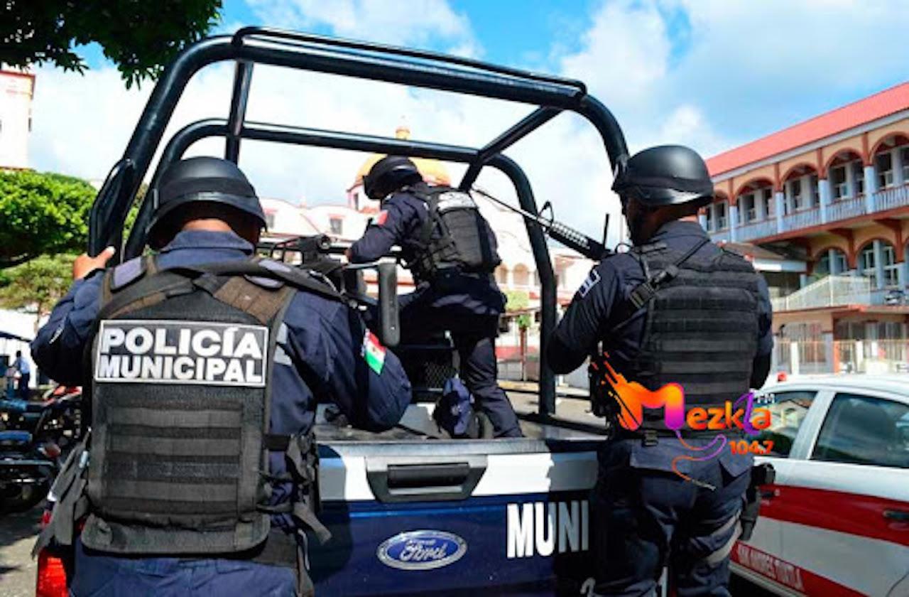 Desarman a policía de San Andrés tras liberar a presunto delincuente