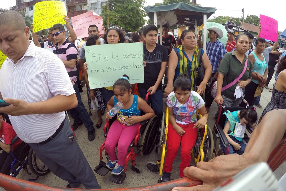 Con protestas discapacitados exigen al Congreso aprobar pensión vitalicia