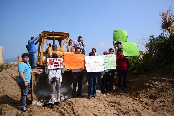 Activistas detienen ecocidio en las dunas de Coatzacoalcos