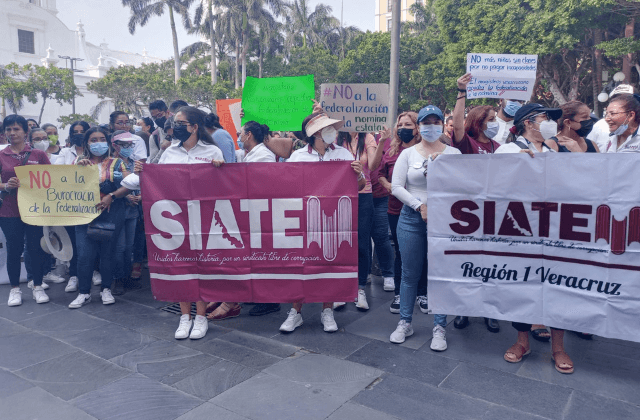En marcha, maestros de Veracruz piden no federalizar nómina