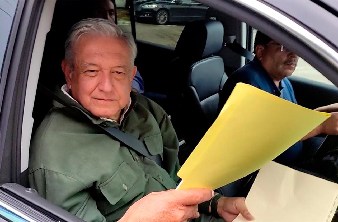  López Obrador visita puerto de Coatzacoalcos 