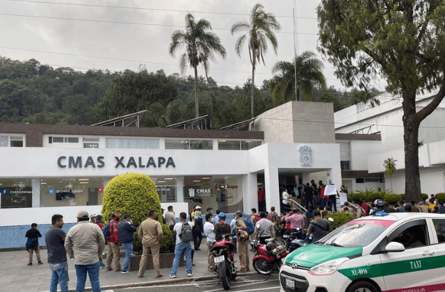 Sindicalizados de CMAS Xalapa exigen destitución de directora