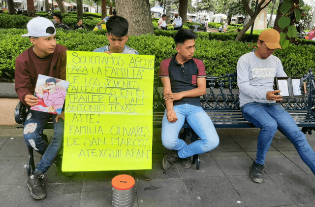 Familiares de migrantes fallecidos en Texas botean en Xalapa