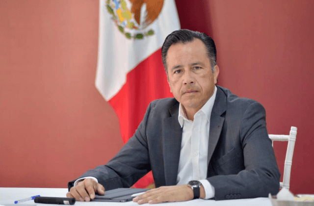 Federación garantiza aumento a maestros; Cuitláhuac pide pagaré