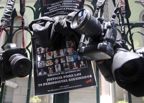 Gobierno espía a periodistas y activistas en México