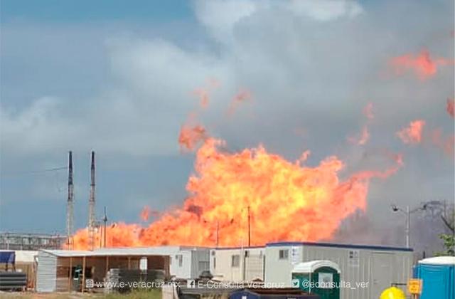 Incendio en complejo Pajaritos tras explosión de ducto de gas natural 