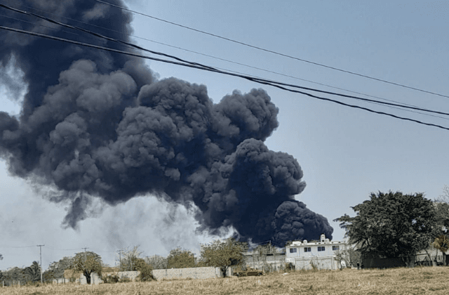 Evacuan a vecinos de Puente Nacional por explosión de bodega