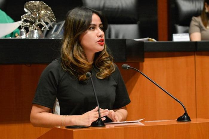 Denuncia por renta de vehículos es por críticas a Cuitláhuac: Indira Rosales