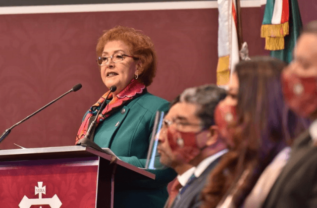 Congreso tuerce Constitución y avala permanencia de Isabel Romero