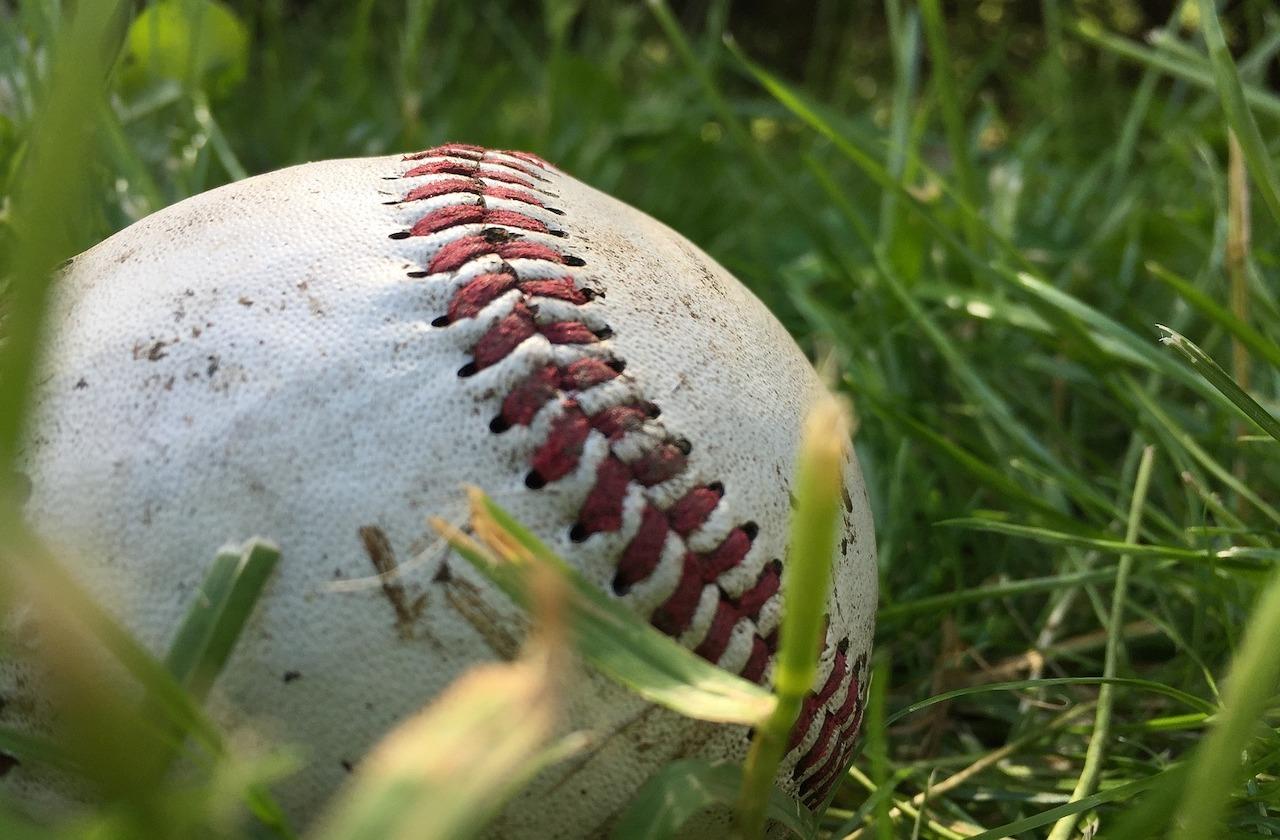 La nueva pelota de beisbol de la MLB genera polémica