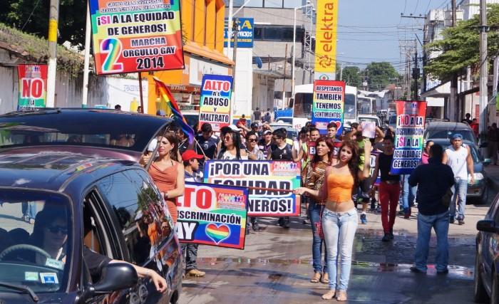 Comunidad lésbico-gay pide respeto en Martínez de la Torre