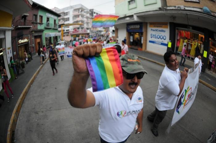 Yunes quedó a deber a la comunidad LGBTTTI: Soy Humano