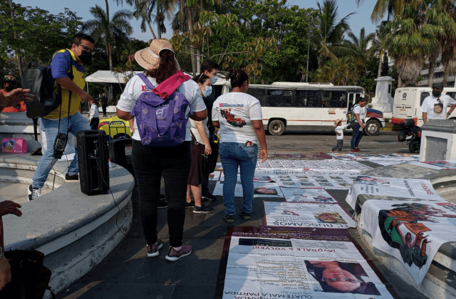 'Nada que celebrar', madres de desaparecidos en el malecón de Veracruz