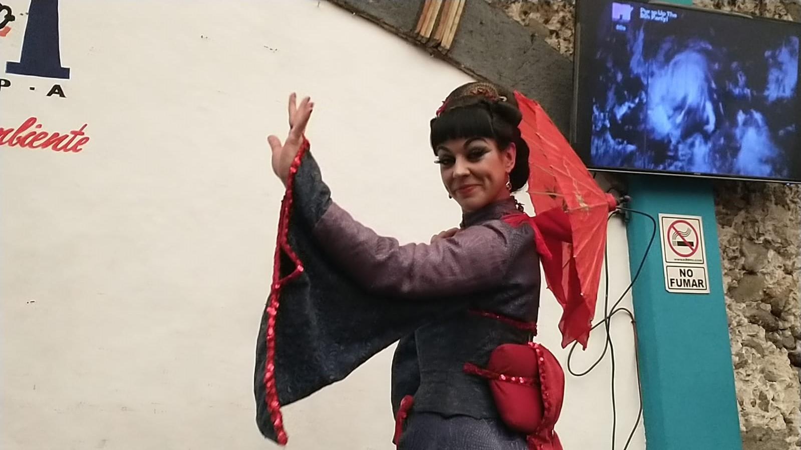 La magia te hace soñar: Dolly Kent maga de Argentina en Xalapa