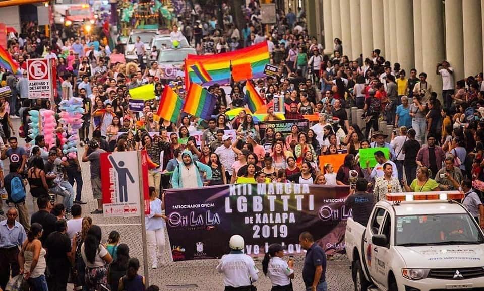 Comunidad LGBT+ de Veracruz ahora va por adopción homoparental
