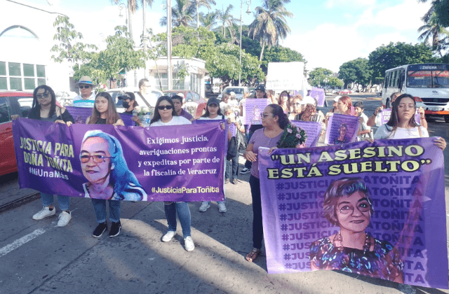 ¡Justicia! Marchan por feminicidio de Toñita de 71 años en Veracruz