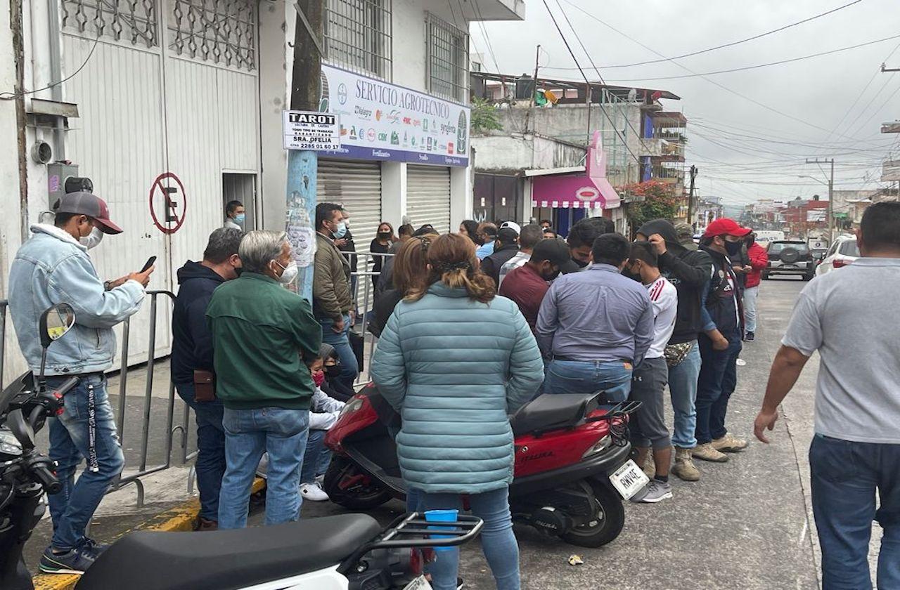 Militantes intentan sabotear cómputos municipales en OPLE Xalapa