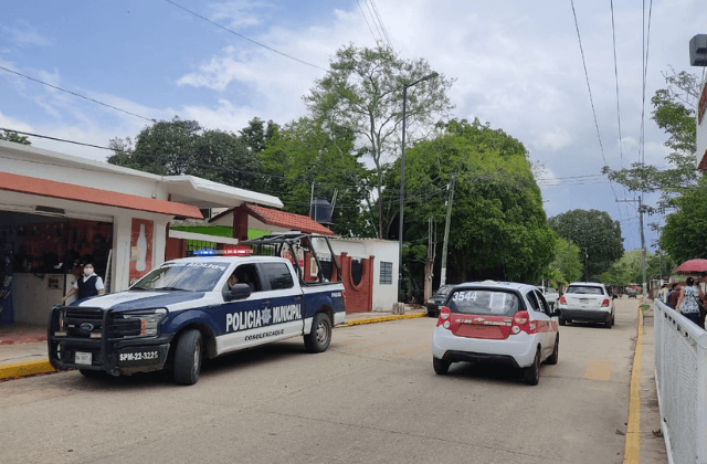 Movilización policíaca en Cosolea por robo de auto; hay 1 detenido