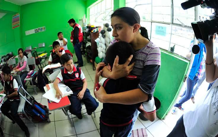 Intoxicados, 21 niños de la primaria Emiliano Zapata; evacúan escuelas de la zona