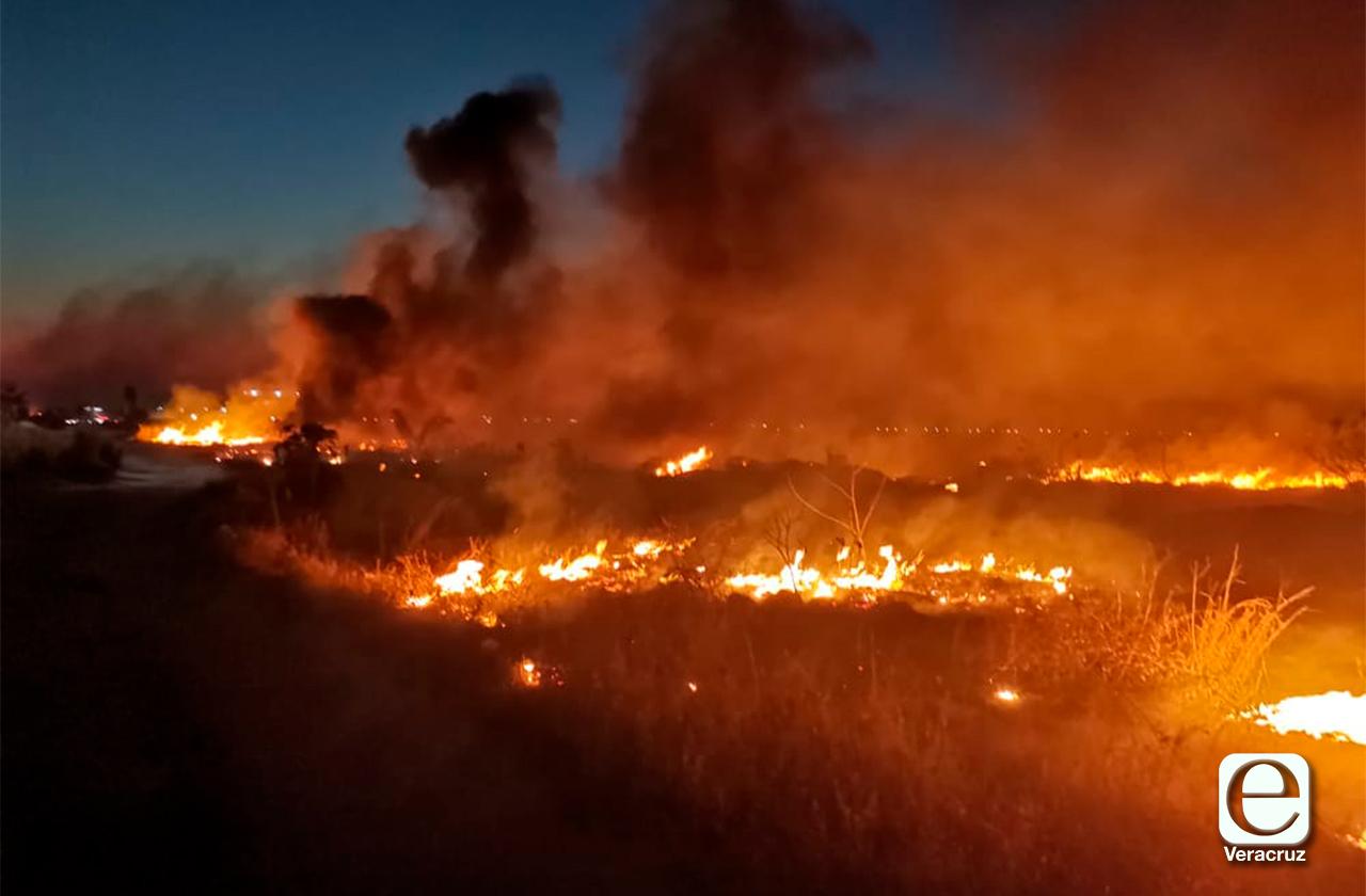 Noche de incendios en Coatza; PC confirma 6 en diferentes puntos