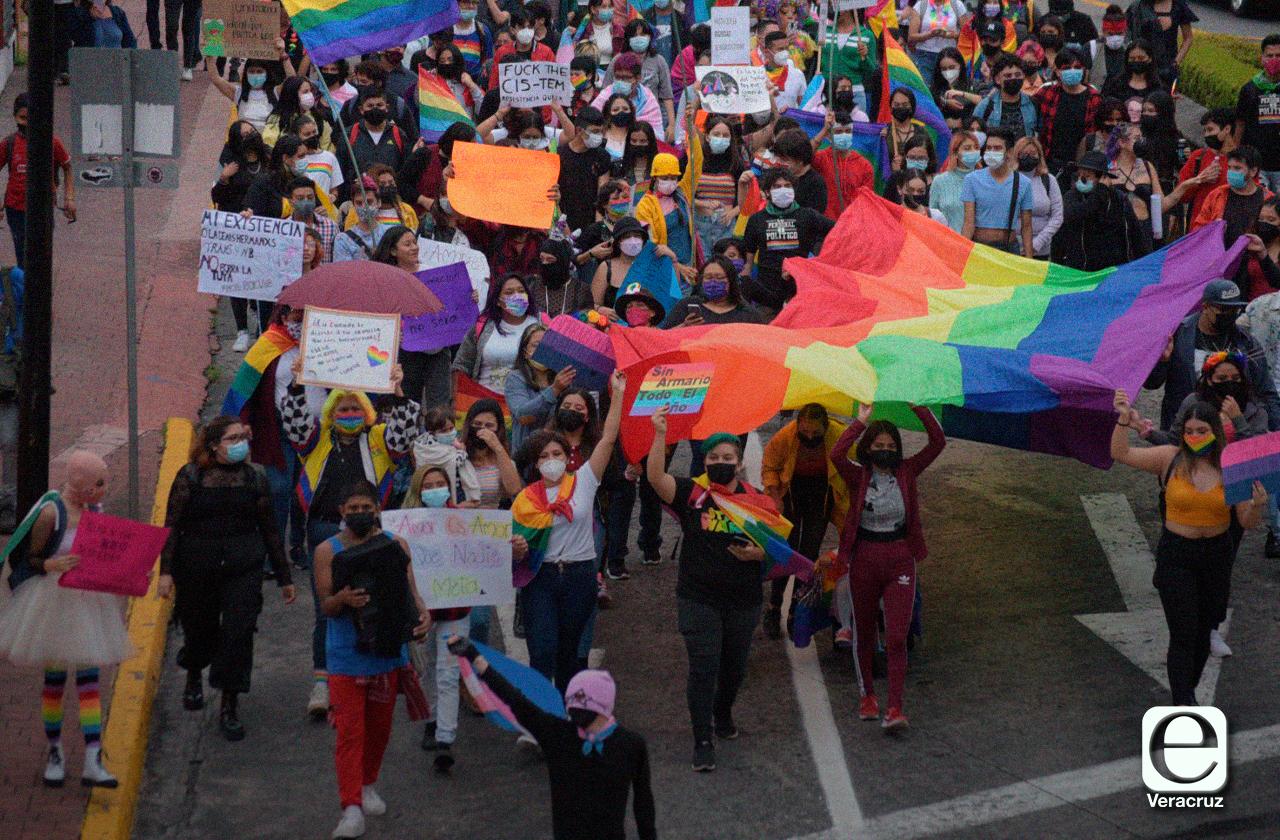 En marcha LGBT+ piden que Congreso no se doblegue ante conservadores