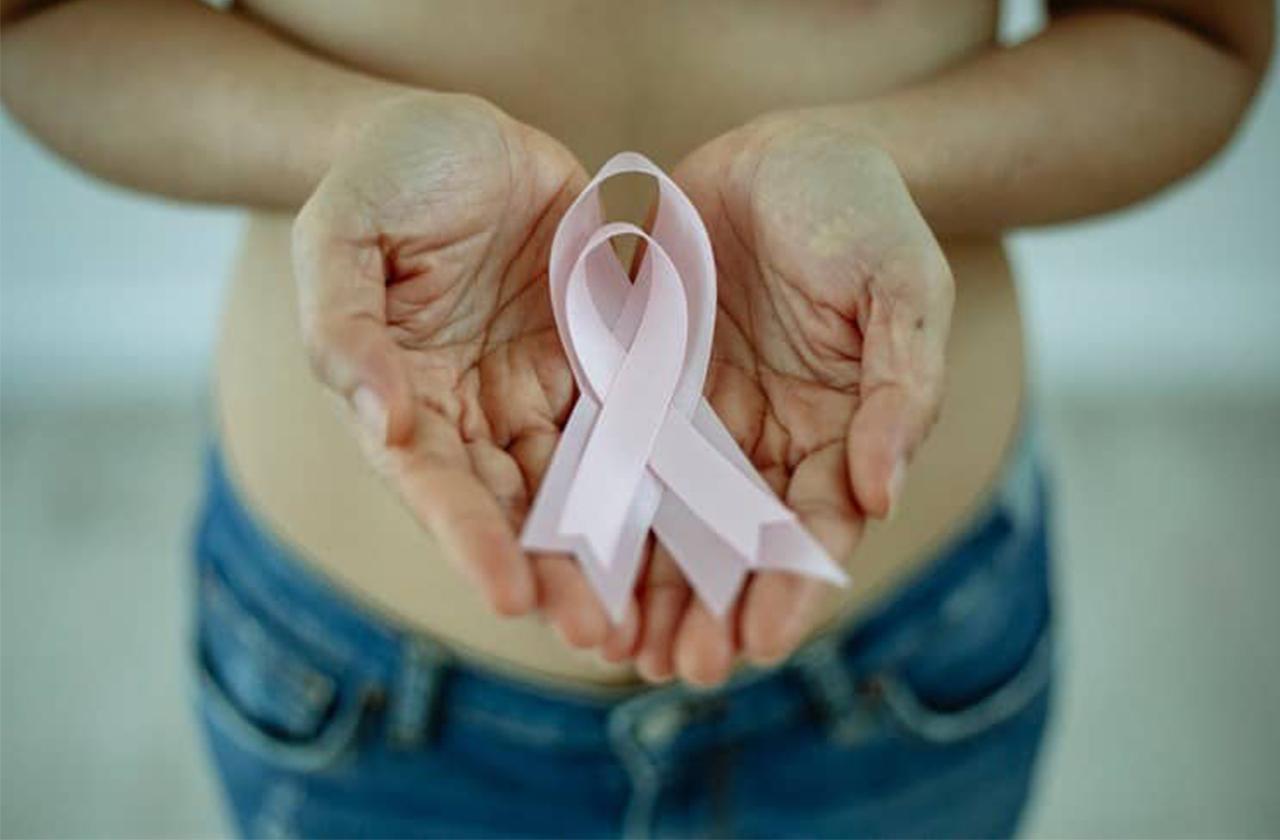 ¿Por qué el listón rosa simboliza la lucha contra el cáncer de mama?