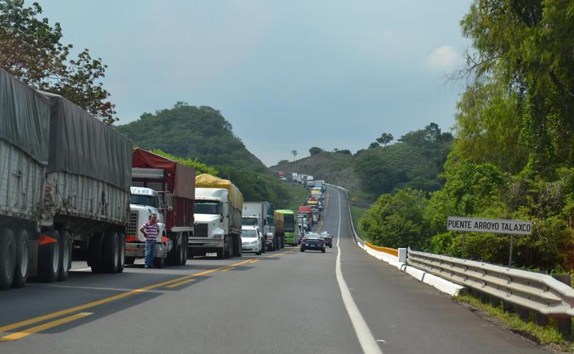 Veracruz, “foco rojo” de inseguridad para camioneros: AMOTAC