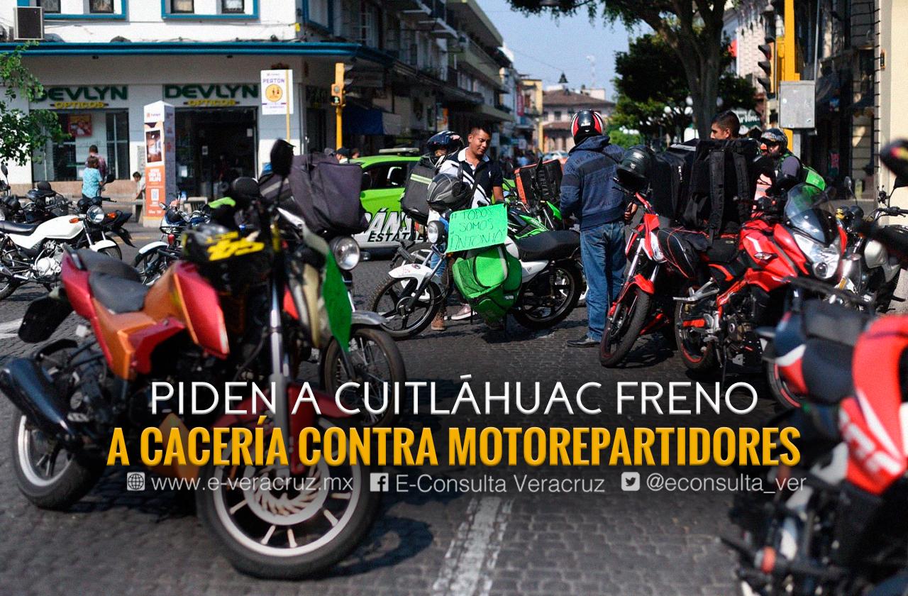 “No somos delincuentes”: piden crear padrón de moto repartidores en Xalapa