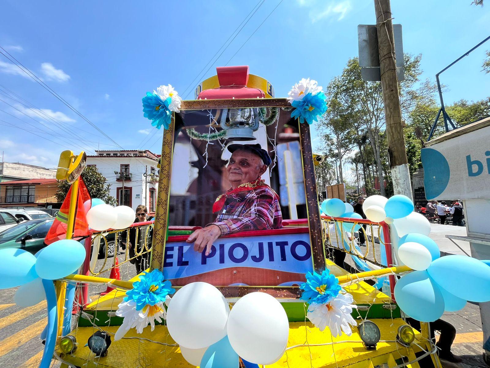 Homenajean a Carlos Escobar, fundador de El Piojito en Xalapa
