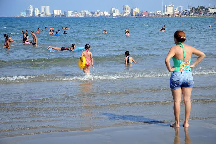 Gobierno municipal garantiza playas limpias durante Semana Santa