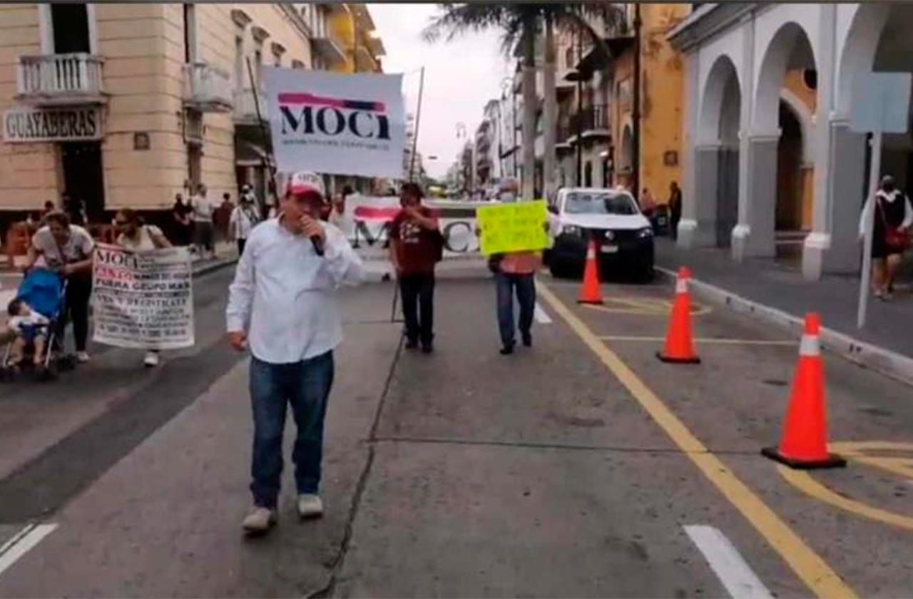 Por desabasto de agua, MOCI protesta en el puerto de Veracruz 