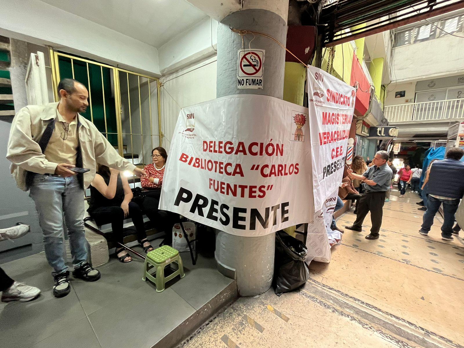 No queremos dedazos: Maestros disputan dirección de bachillerato de Xalapa