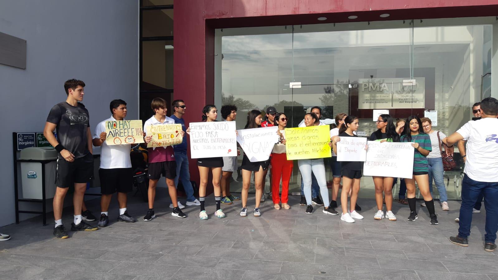 Centro de raqueta de Veracruz está abandonado, acusan jugadores