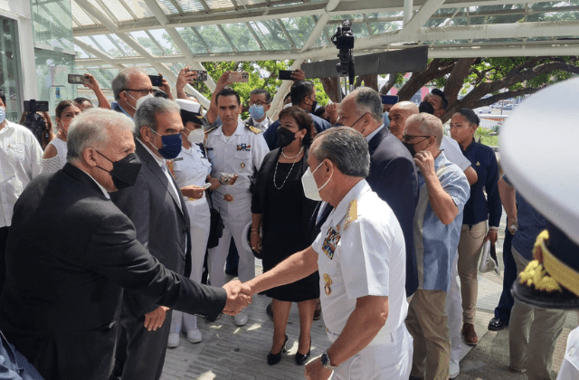 Reciben a Secretario de Marina de EU en la UV de Boca del Río
