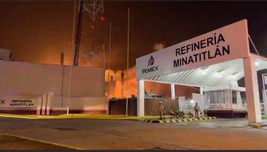 VIDEO | se incendia planta en refinería de Minatitlán