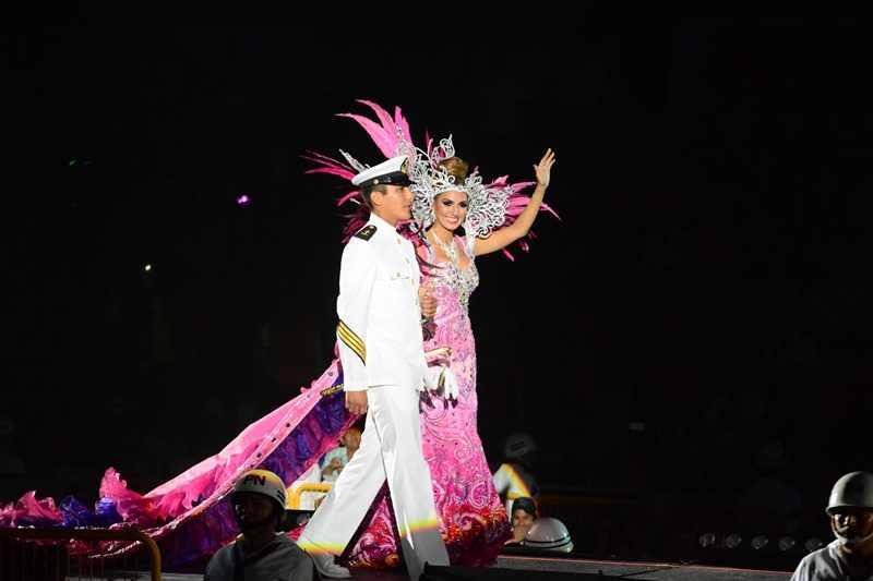 Coronan a "Marisol I" reina del Carnaval de Veracruz 2014