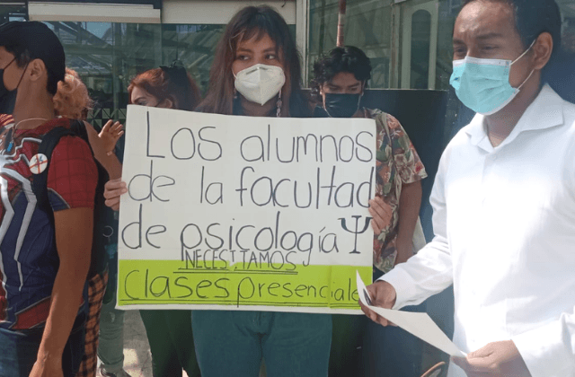 'Necesitamos volver': Estudiantes UV protestan en USBI de Boca del Río