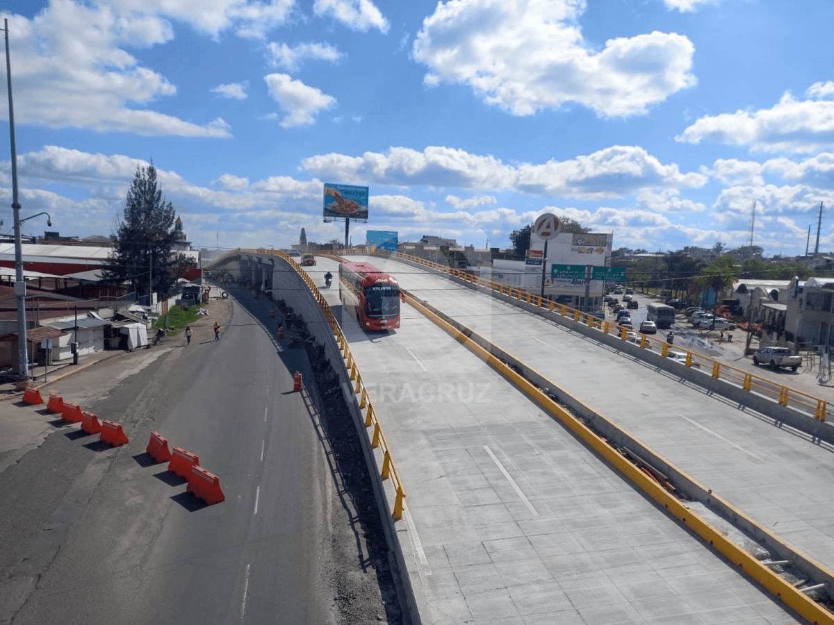 Tras 8 meses, abren circulación en puente de Las Trancas, en Xalapa