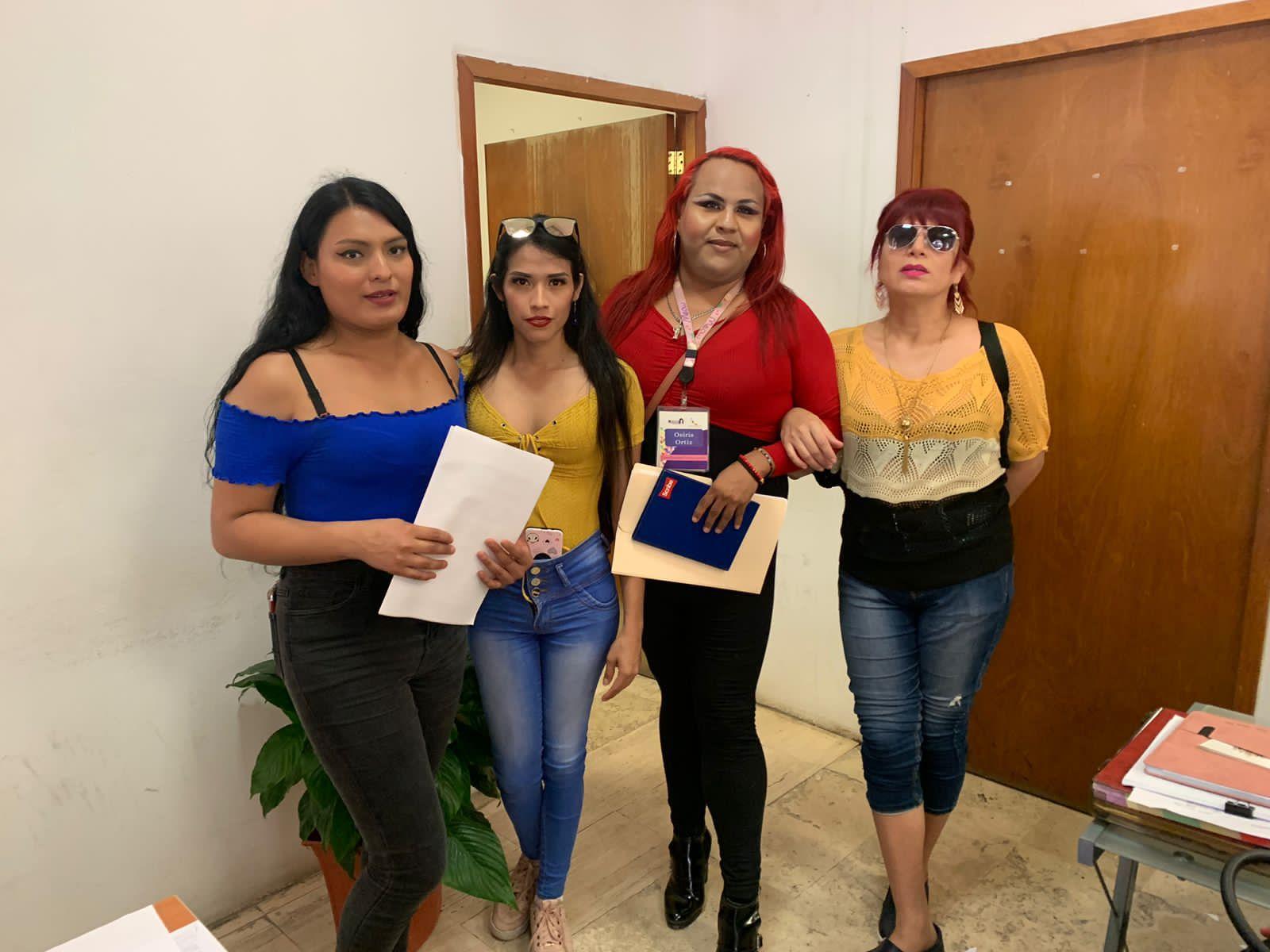 Cinco mujeres trans cambian de identidad en registro civil de Coatza
