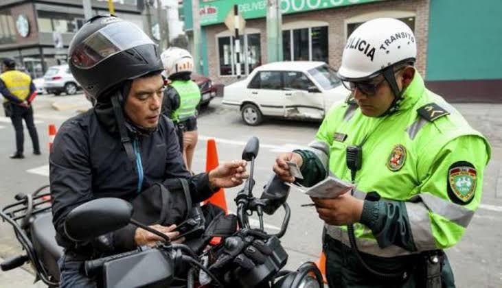 Hasta tres mil pesos de multa por no usar casco en Veracruz