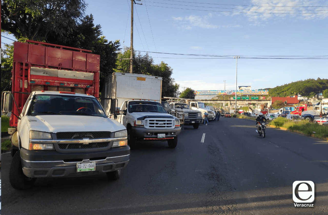 Transportistas acusan abusos de Policía Vial en Xalapa