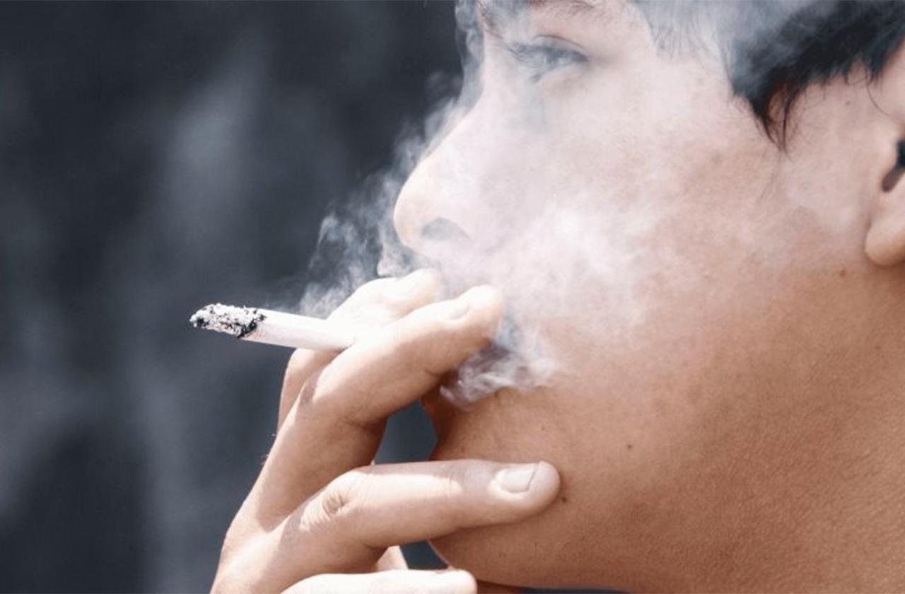 Tras 16 años fumando y tener covid, Miguel intenta dejar el cigarro