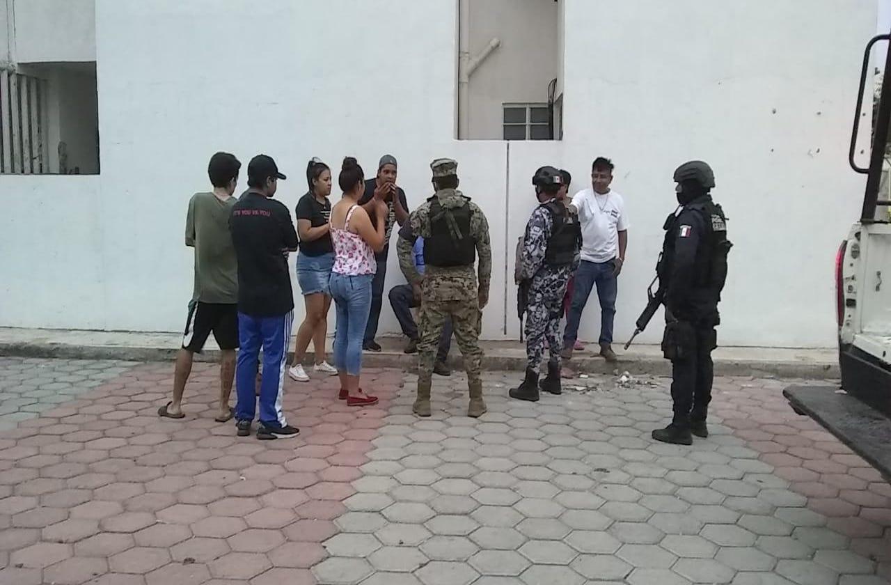 Vecinos detienen a presunto roba coches, en Veracruz Puerto 