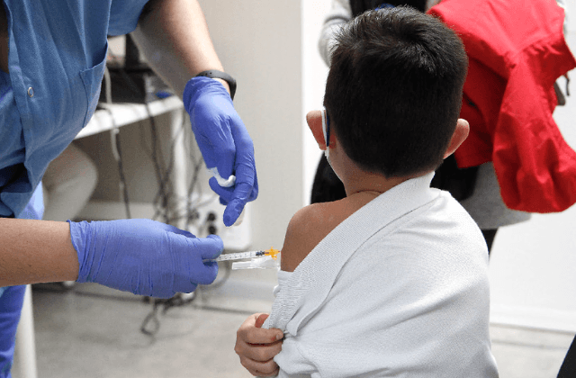 Veracruz destaca por alto registro de menores para vacunas covid