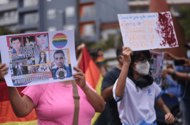 Víctimas del odio: grupos LGBT marchan por Fernando y Miguel en Xalapa