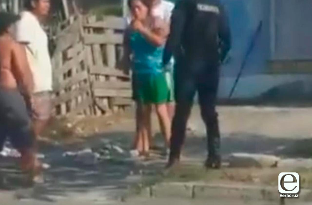 VIDEO: Graban a policías golpeando a vecinos en fraccionamiento Veracruz 