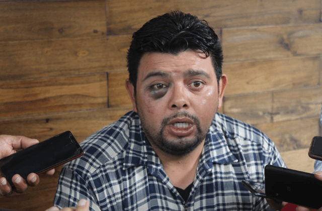 Video | En sesión de Cabildo, dan golpiza a regidor de Ayahualulco