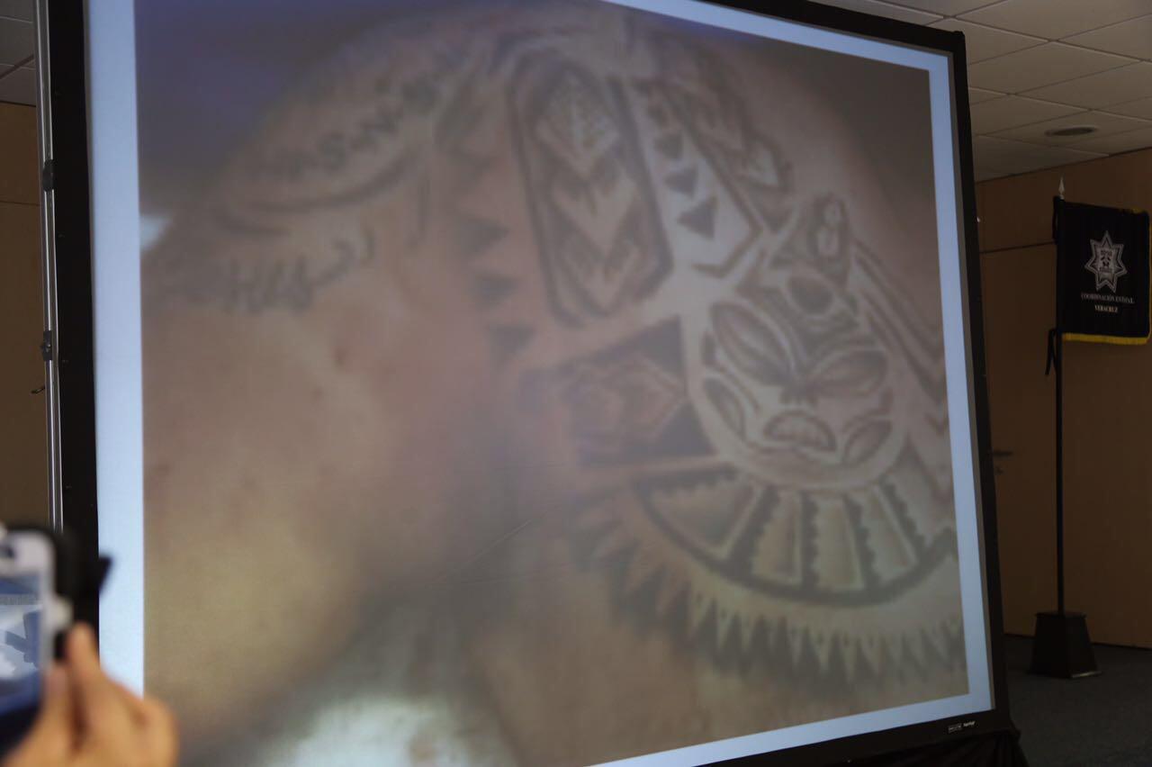 Muestran tatuajes de cuerpo hallado en La Tampiquera, podría ser pieza clave