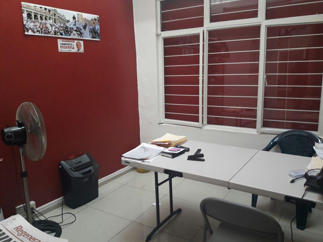 "Sufrimos un robo político", acusa líder de Morena tras saqueo en oficinas